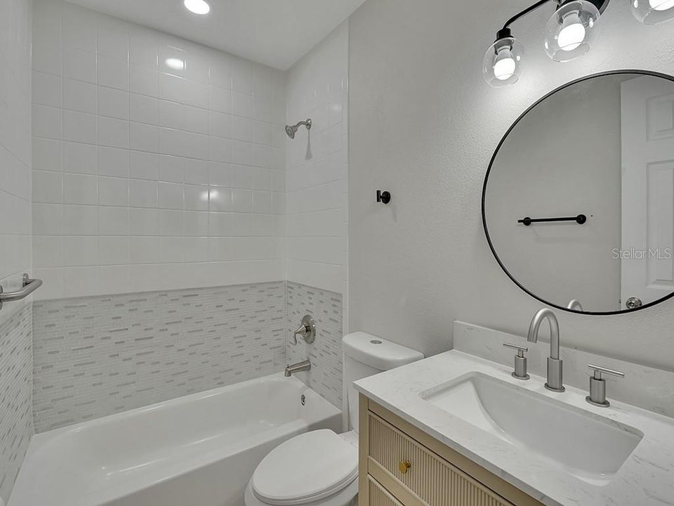 Active With Contract: $264,900 (3 beds, 2 baths, 1122 Square Feet)