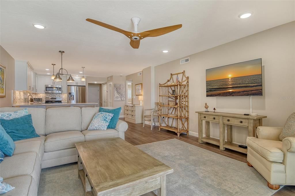 Под контрактом: $1,250,000 (3 спален, 2 ванн, 1484 Квадратных фут)