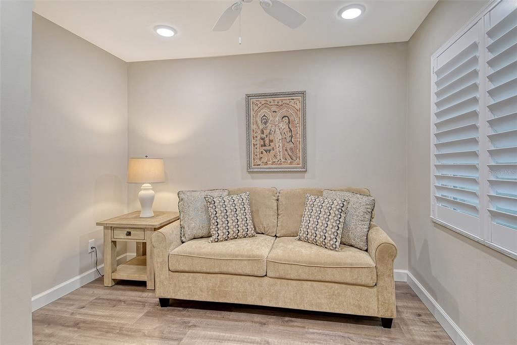 Под контрактом: $1,250,000 (3 спален, 2 ванн, 1484 Квадратных фут)