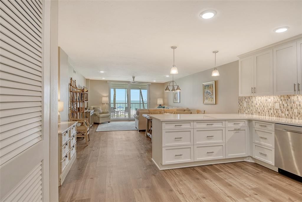 Под контрактом: $1,250,000 (3 спален, 2 ванн, 1484 Квадратных фут)