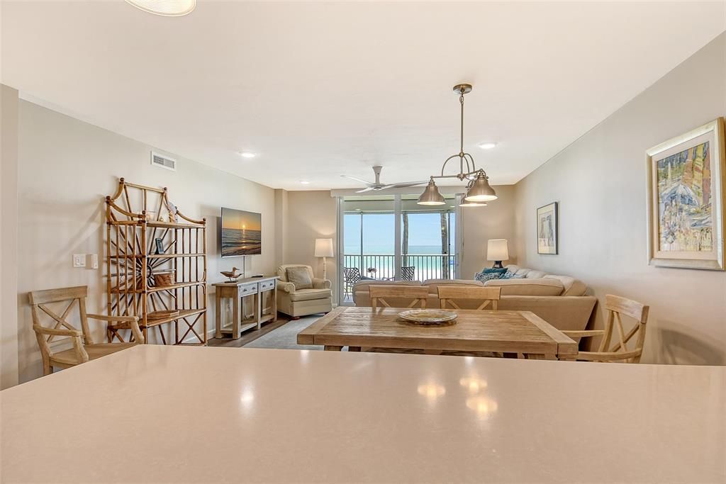 Под контрактом: $1,250,000 (3 спален, 2 ванн, 1484 Квадратных фут)