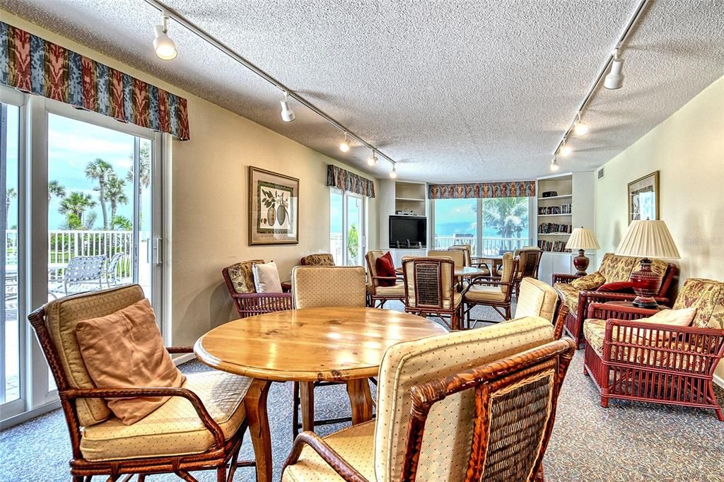 Под контрактом: $1,250,000 (3 спален, 2 ванн, 1484 Квадратных фут)