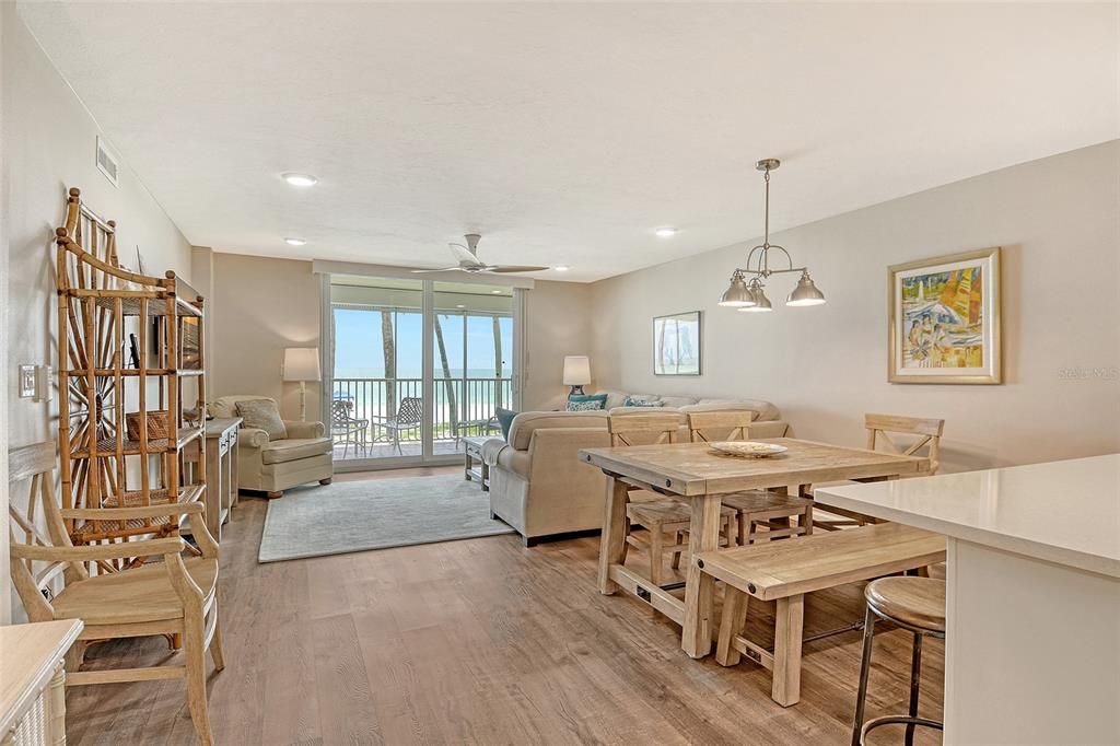 Под контрактом: $1,250,000 (3 спален, 2 ванн, 1484 Квадратных фут)