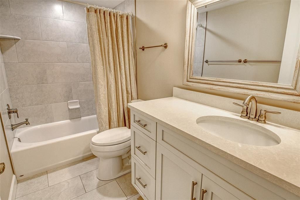 Под контрактом: $1,250,000 (3 спален, 2 ванн, 1484 Квадратных фут)