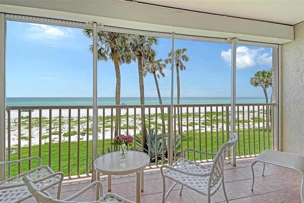 Под контрактом: $1,250,000 (3 спален, 2 ванн, 1484 Квадратных фут)