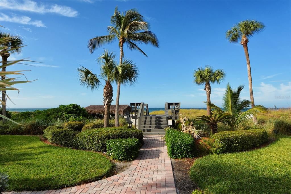 Под контрактом: $1,250,000 (3 спален, 2 ванн, 1484 Квадратных фут)