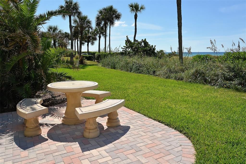 Под контрактом: $1,250,000 (3 спален, 2 ванн, 1484 Квадратных фут)