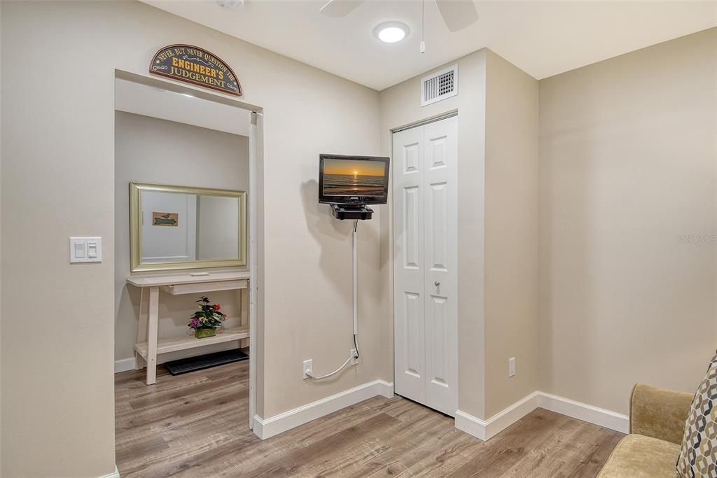 Под контрактом: $1,250,000 (3 спален, 2 ванн, 1484 Квадратных фут)