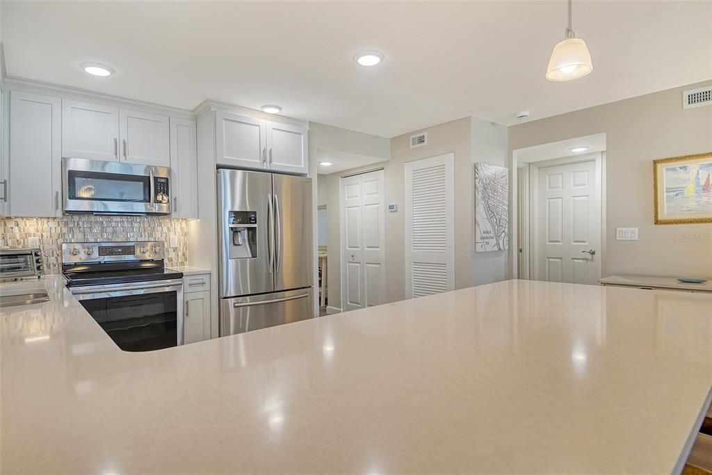 Под контрактом: $1,250,000 (3 спален, 2 ванн, 1484 Квадратных фут)