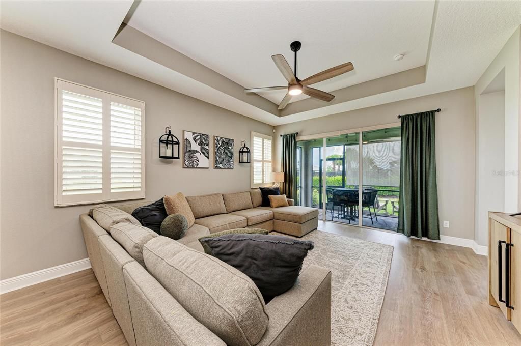 Под контрактом: $2,800 (2 спален, 2 ванн, 1672 Квадратных фут)