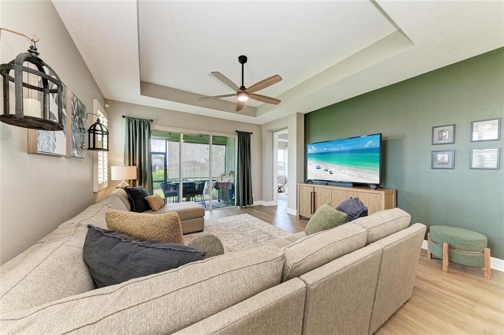 Под контрактом: $2,800 (2 спален, 2 ванн, 1672 Квадратных фут)