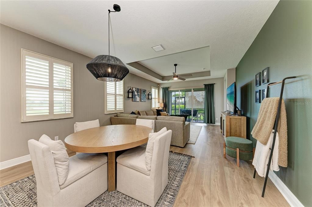 Под контрактом: $2,800 (2 спален, 2 ванн, 1672 Квадратных фут)