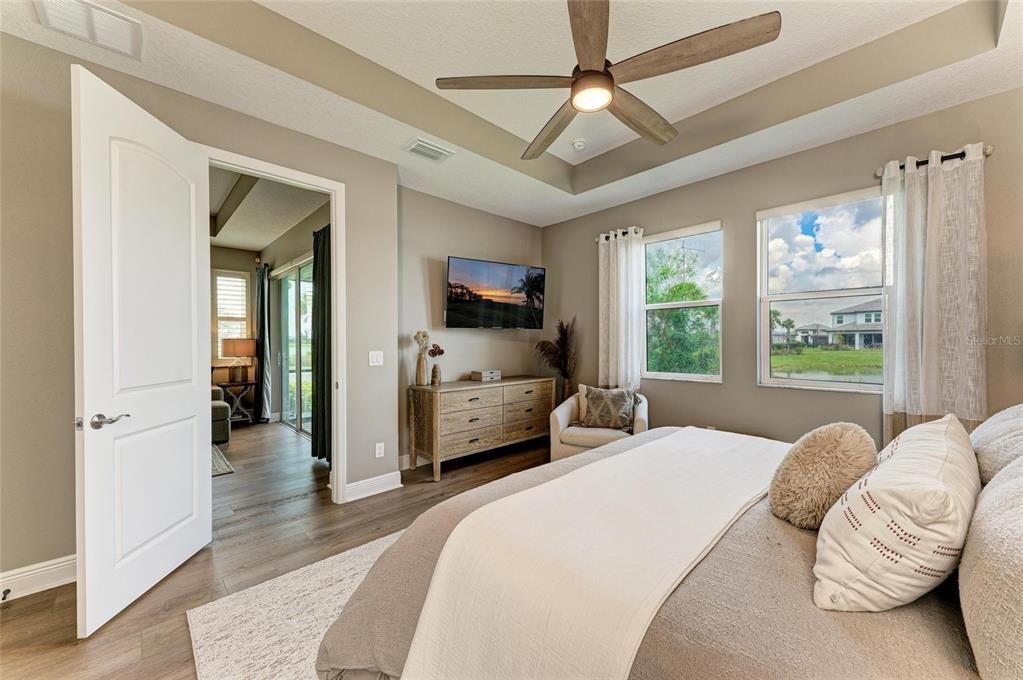 Под контрактом: $2,800 (2 спален, 2 ванн, 1672 Квадратных фут)