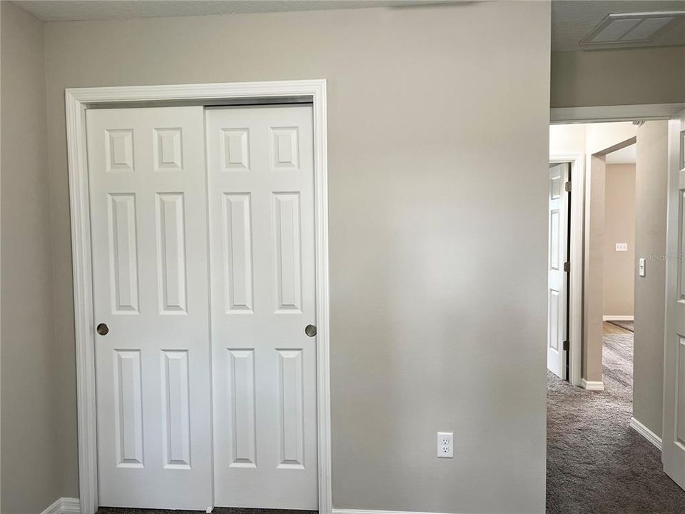 Active With Contract: $209,900 (3 beds, 2 baths, 1177 Square Feet)