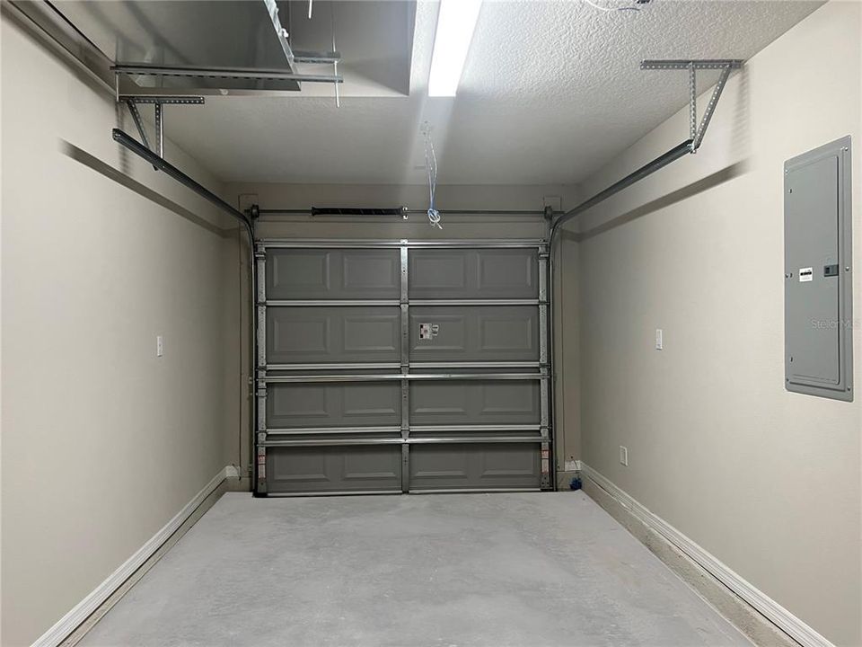 Active With Contract: $209,900 (3 beds, 2 baths, 1177 Square Feet)