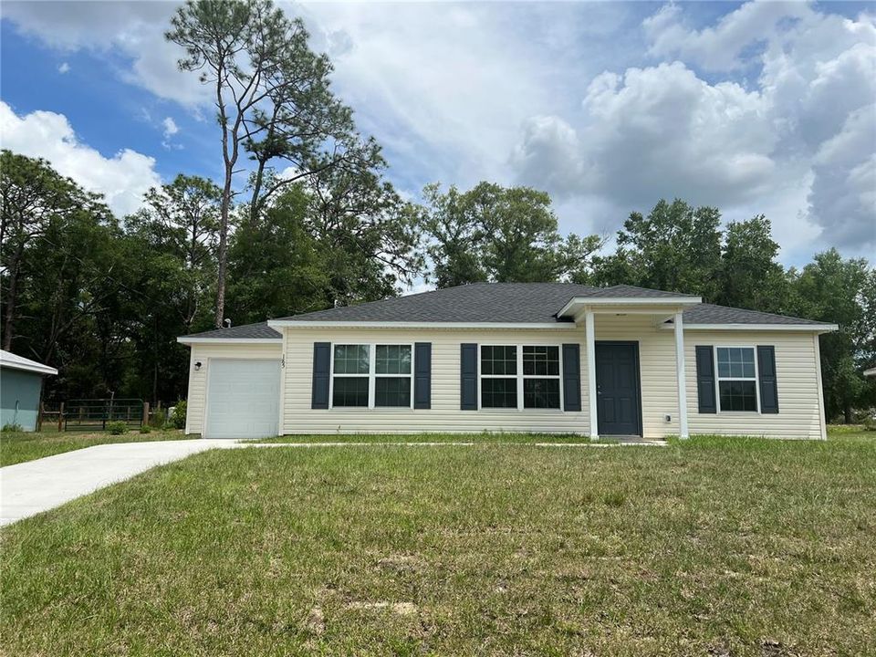 Active With Contract: $209,900 (3 beds, 2 baths, 1177 Square Feet)