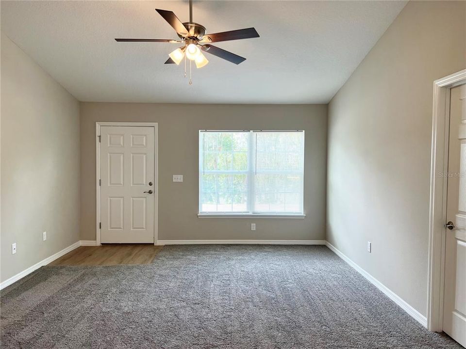 Active With Contract: $209,900 (3 beds, 2 baths, 1177 Square Feet)