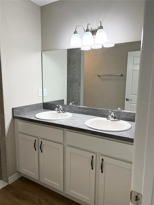 Active With Contract: $209,900 (3 beds, 2 baths, 1177 Square Feet)