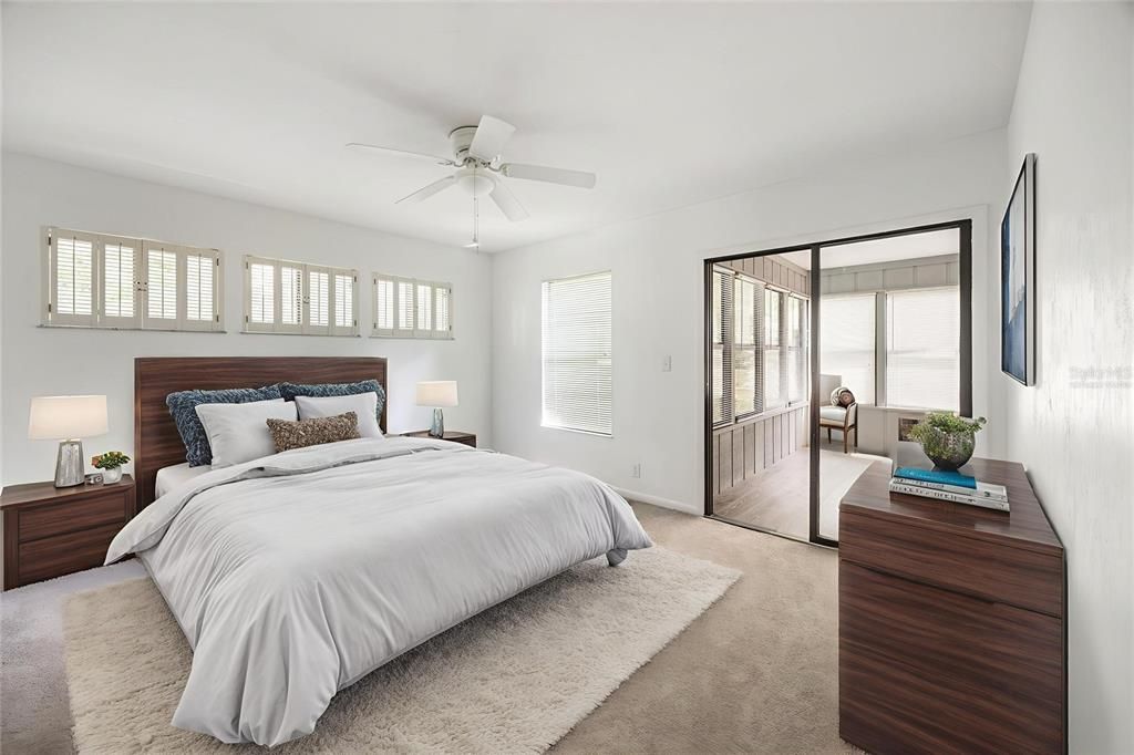 待售: $240,000 (2 贝兹, 2 浴室, 1328 平方英尺)