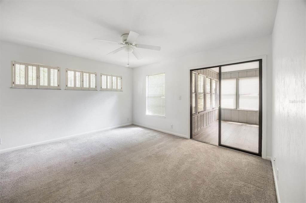 待售: $240,000 (2 贝兹, 2 浴室, 1328 平方英尺)