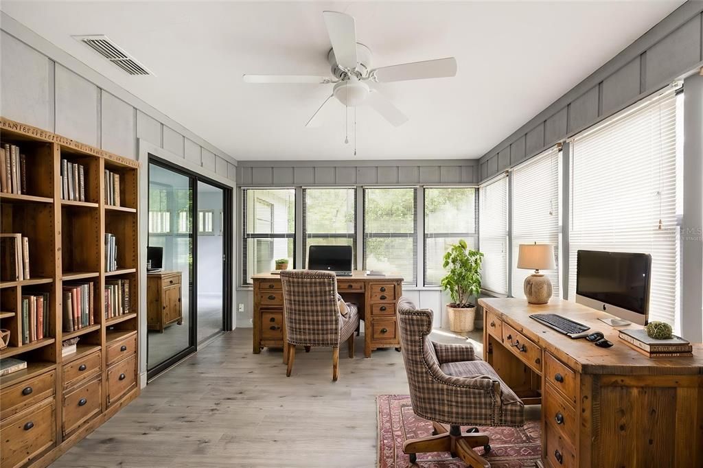 待售: $240,000 (2 贝兹, 2 浴室, 1328 平方英尺)