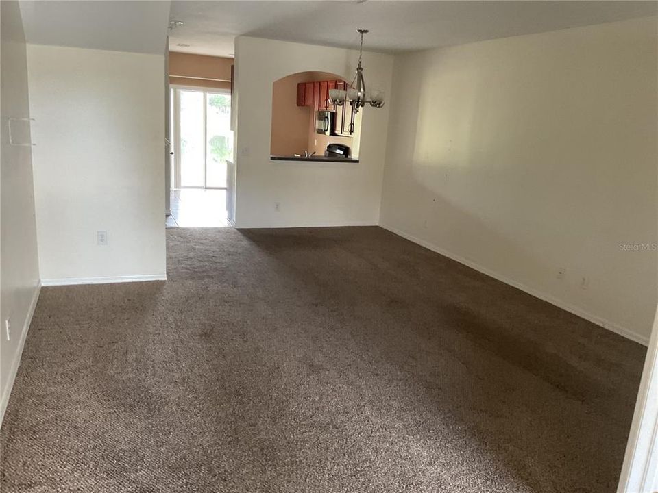 For Sale: $195,500 (2 beds, 2 baths, 1341 Square Feet)