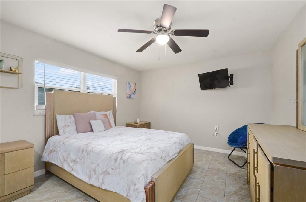 For Sale: $540,000 (4 beds, 2 baths, 2342 Square Feet)