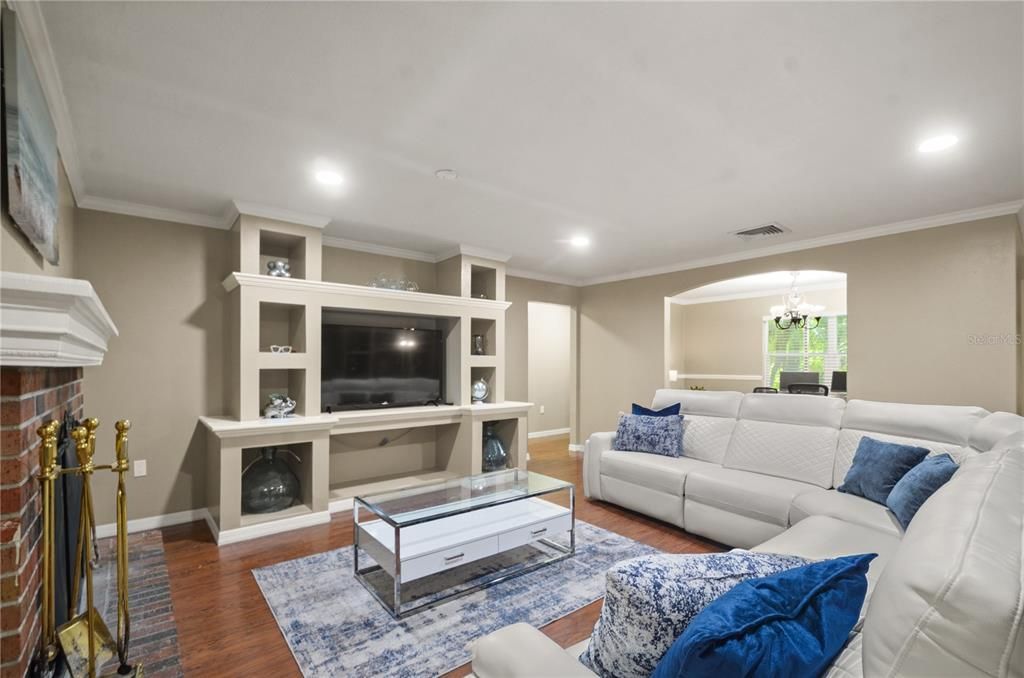 For Sale: $540,000 (4 beds, 2 baths, 2342 Square Feet)