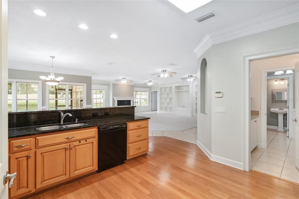 For Sale: $405,000 (3 beds, 2 baths, 2316 Square Feet)