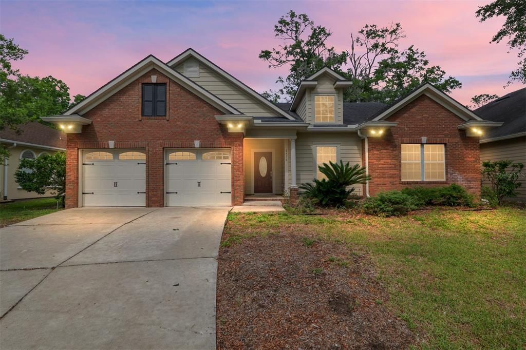 For Sale: $405,000 (3 beds, 2 baths, 2316 Square Feet)