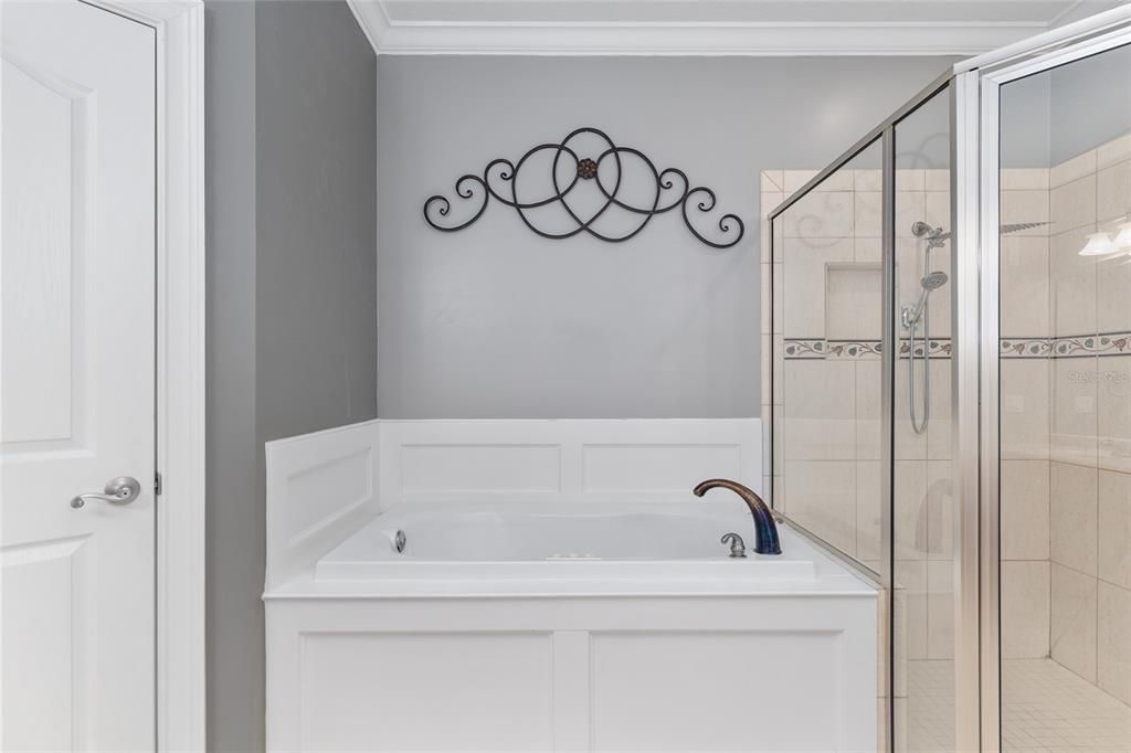 For Sale: $405,000 (3 beds, 2 baths, 2316 Square Feet)