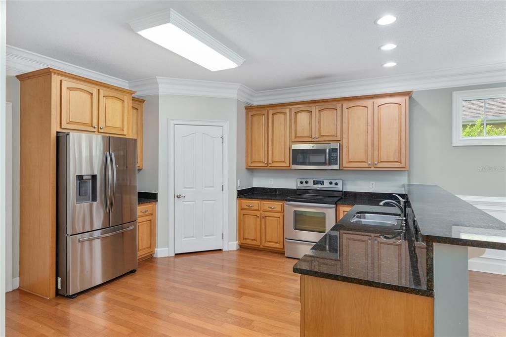 For Sale: $405,000 (3 beds, 2 baths, 2316 Square Feet)