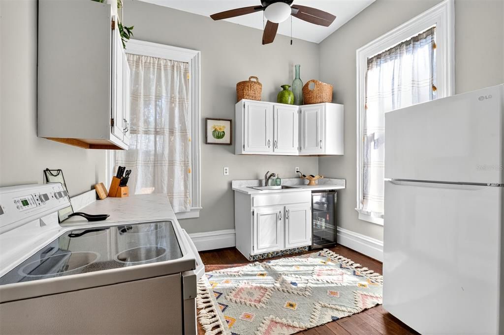 Active With Contract: $524,600 (4 beds, 2 baths, 2779 Square Feet)