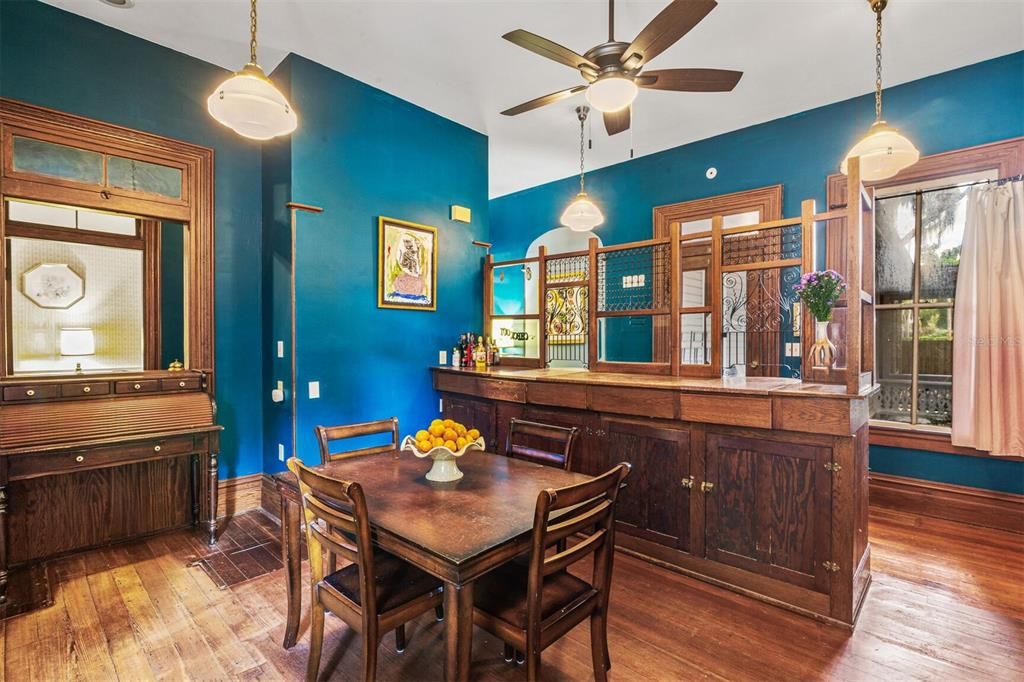 Active With Contract: $524,600 (4 beds, 2 baths, 2779 Square Feet)