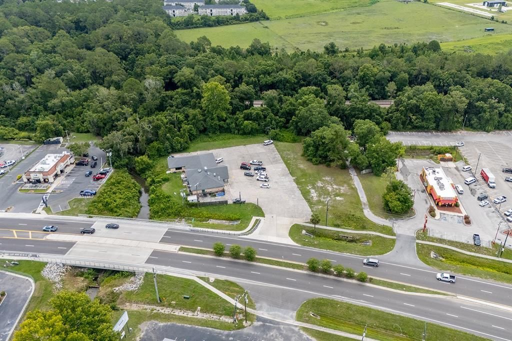 待售: $500,000 (1.44 acres)