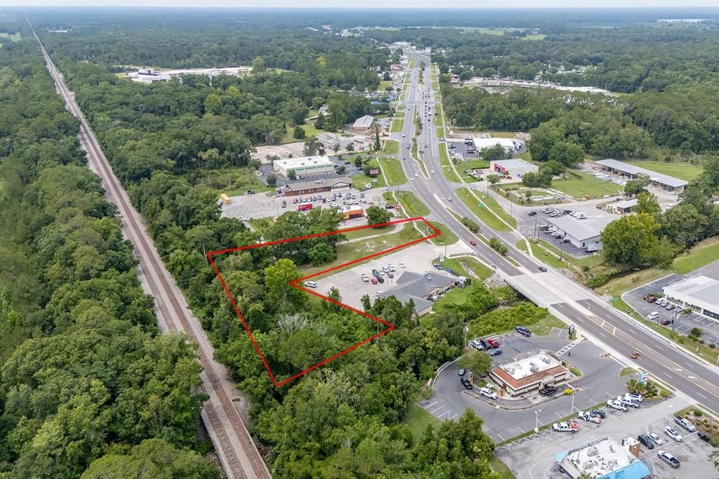 待售: $500,000 (1.44 acres)