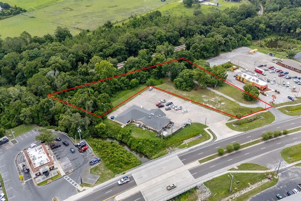 待售: $500,000 (1.44 acres)