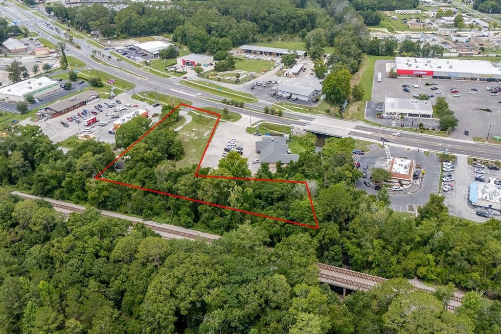 待售: $500,000 (1.44 acres)