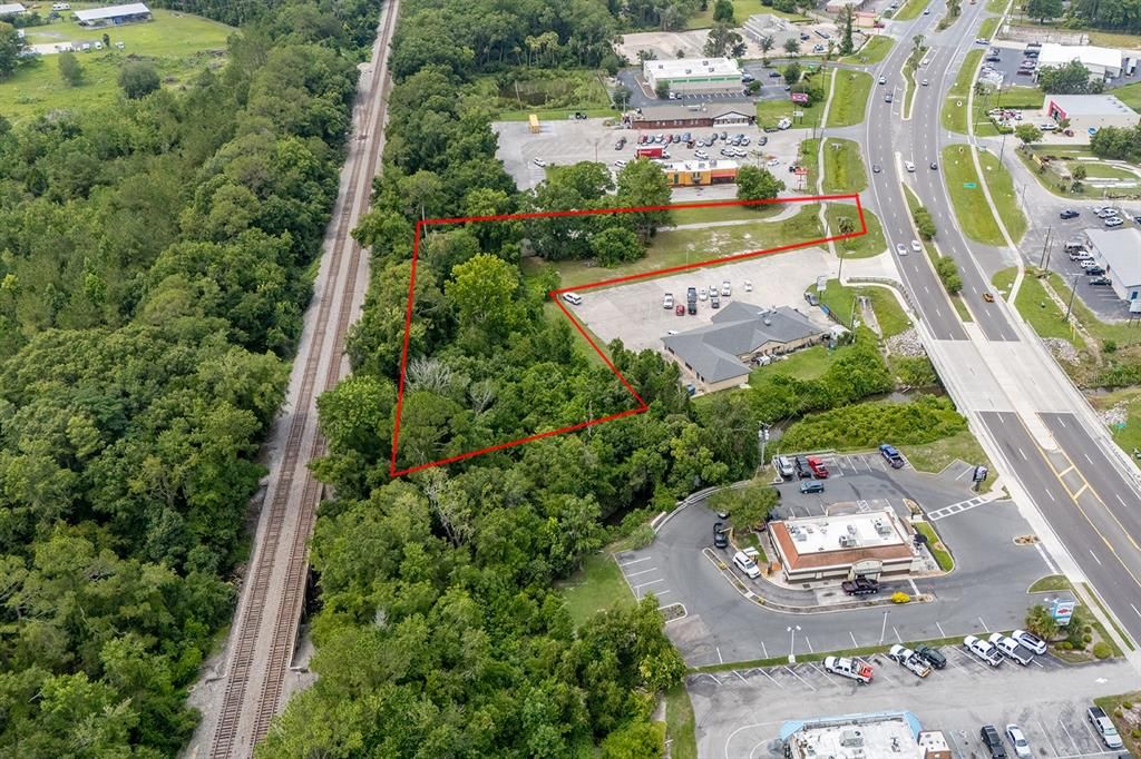 待售: $500,000 (1.44 acres)