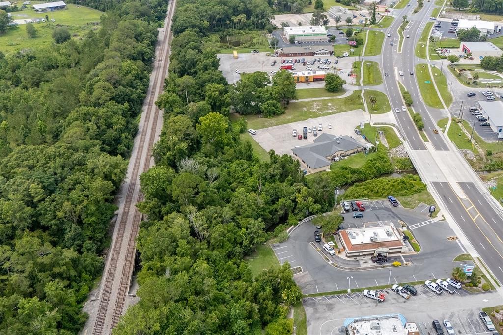 待售: $500,000 (1.44 acres)