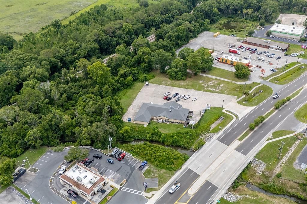 待售: $500,000 (1.44 acres)