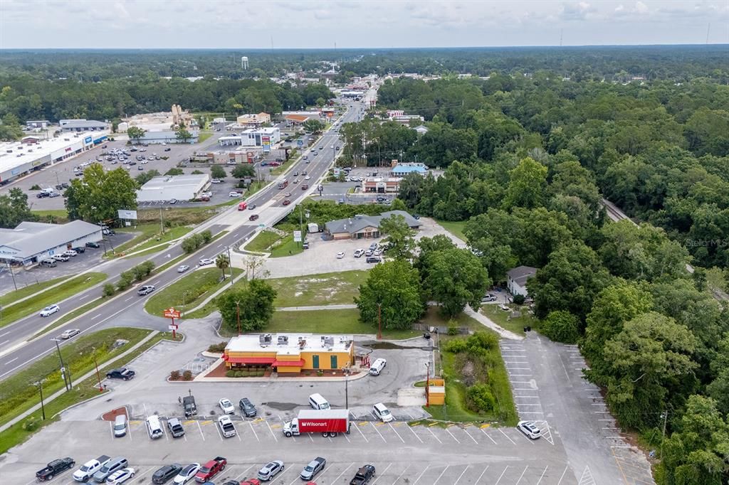 待售: $500,000 (1.44 acres)