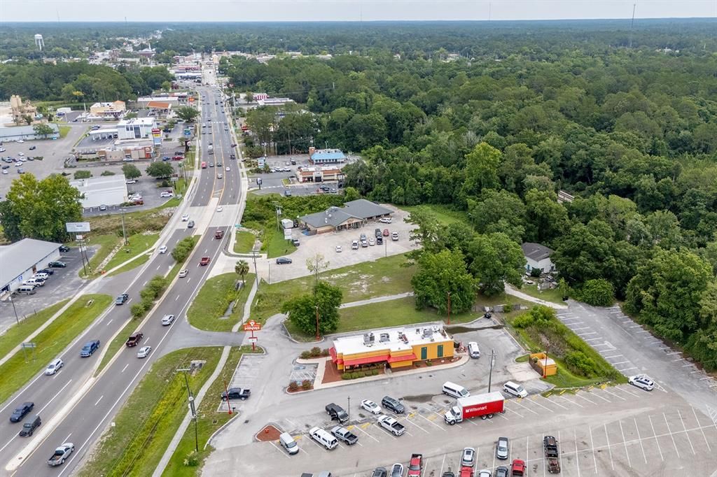 待售: $500,000 (1.44 acres)