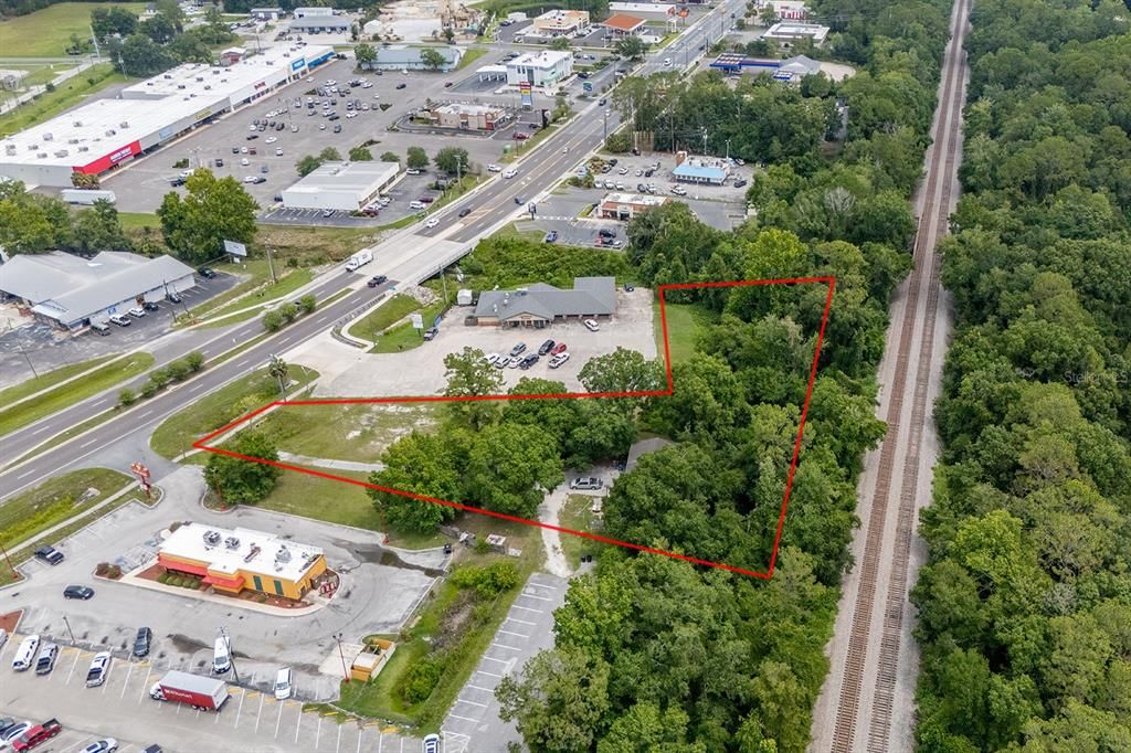 待售: $500,000 (1.44 acres)