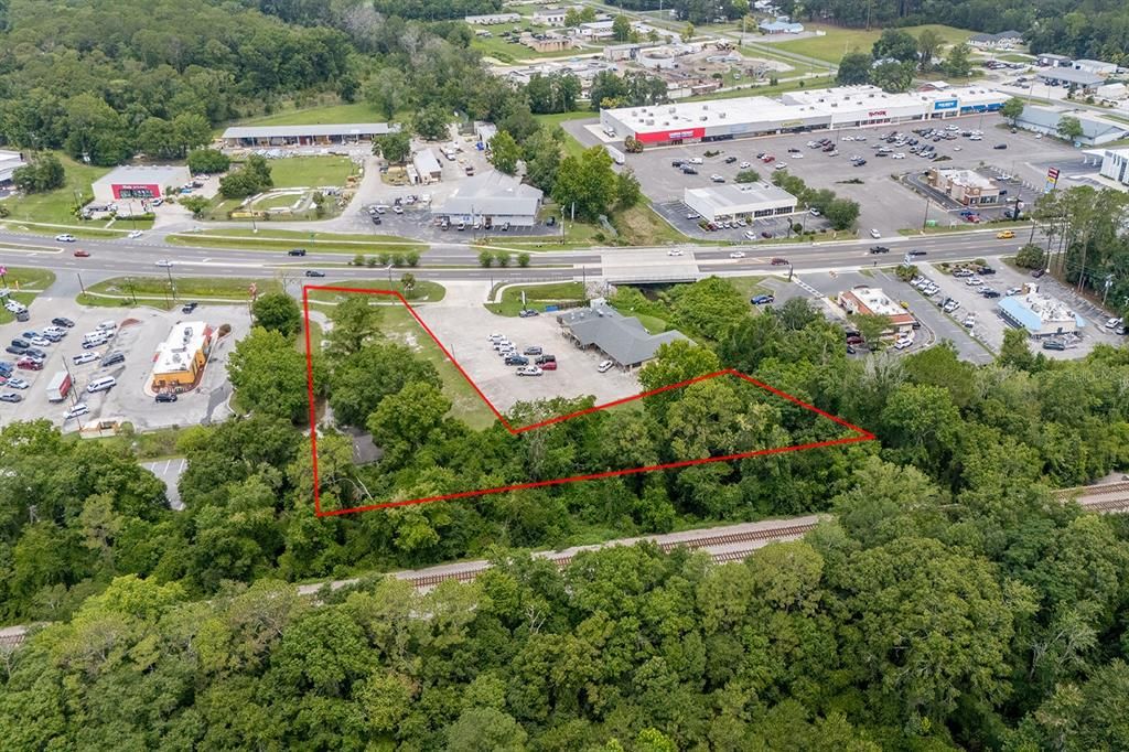 待售: $500,000 (1.44 acres)