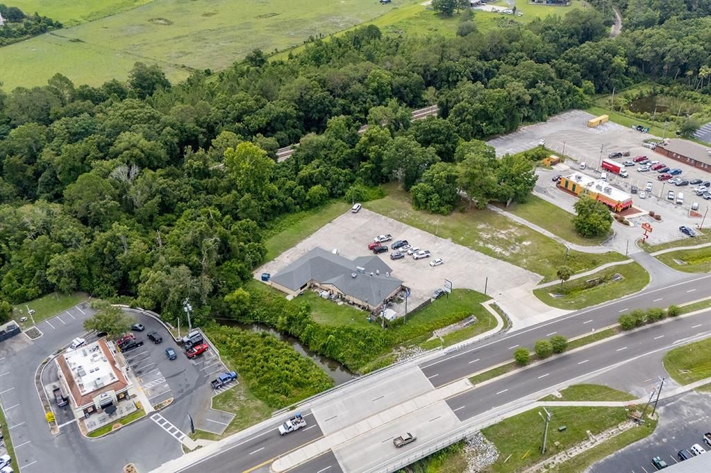 待售: $500,000 (1.44 acres)