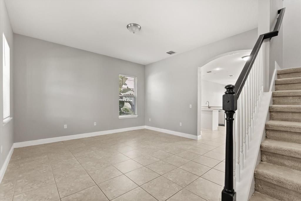 合同活跃: $499,999 (3 贝兹, 2 浴室, 2154 平方英尺)