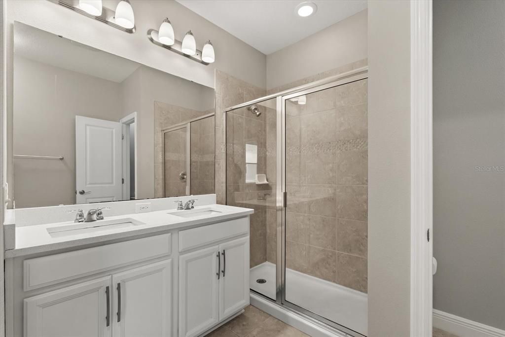 合同活跃: $499,999 (3 贝兹, 2 浴室, 2154 平方英尺)