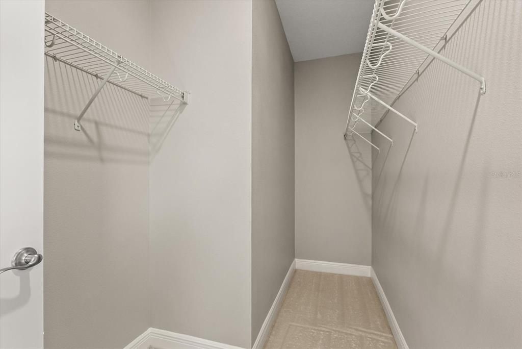 合同活跃: $499,999 (3 贝兹, 2 浴室, 2154 平方英尺)