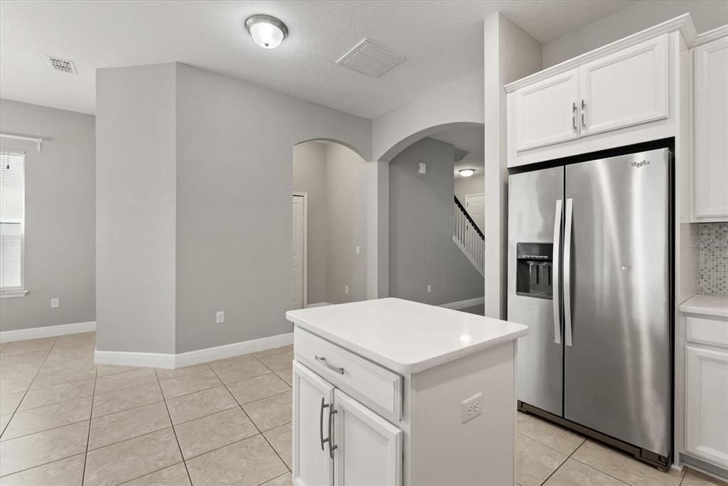 合同活跃: $499,999 (3 贝兹, 2 浴室, 2154 平方英尺)